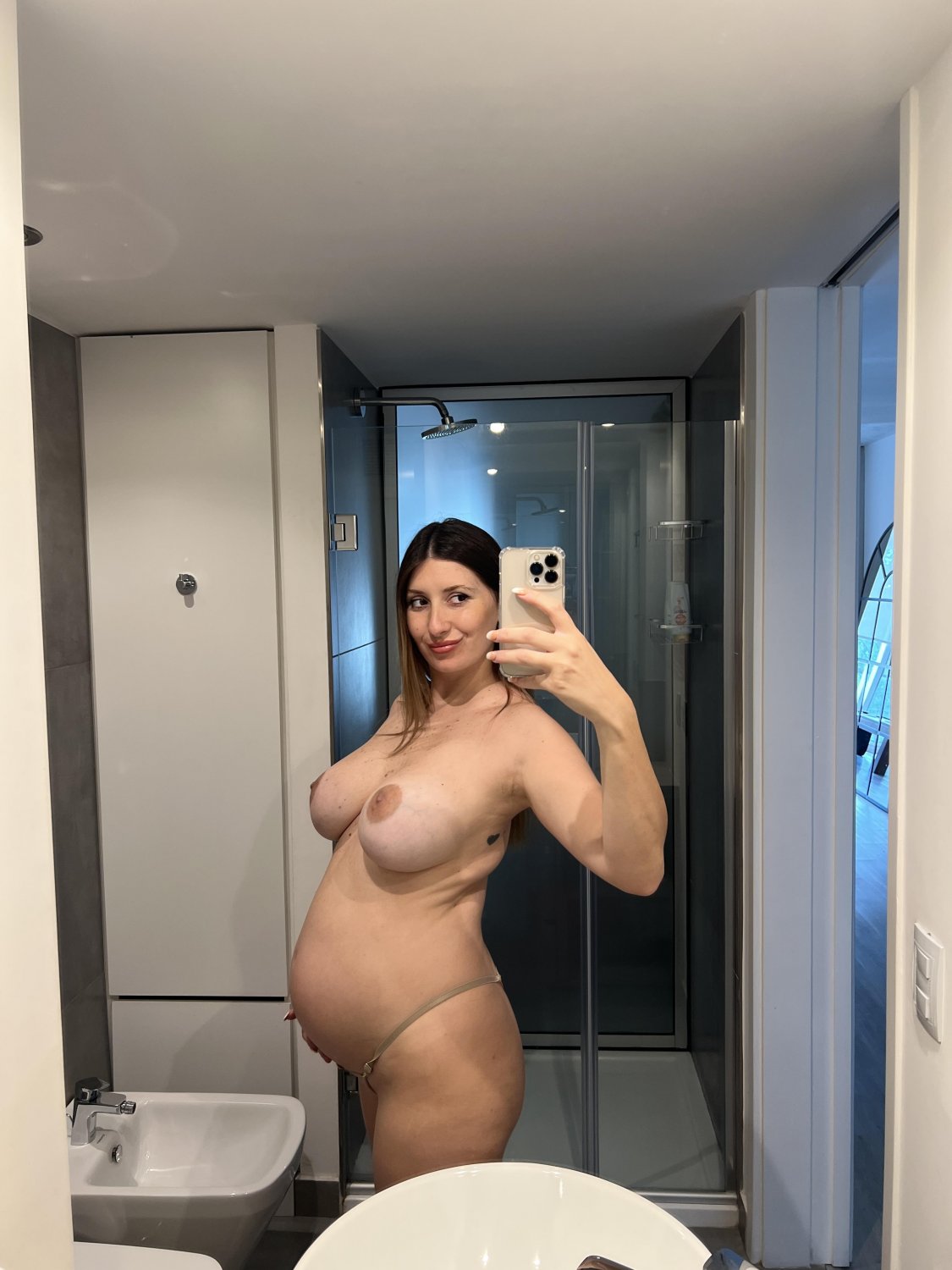 Loira grávida pelada mostrando que uma futura mamãe também saber ser muito sexy #230508